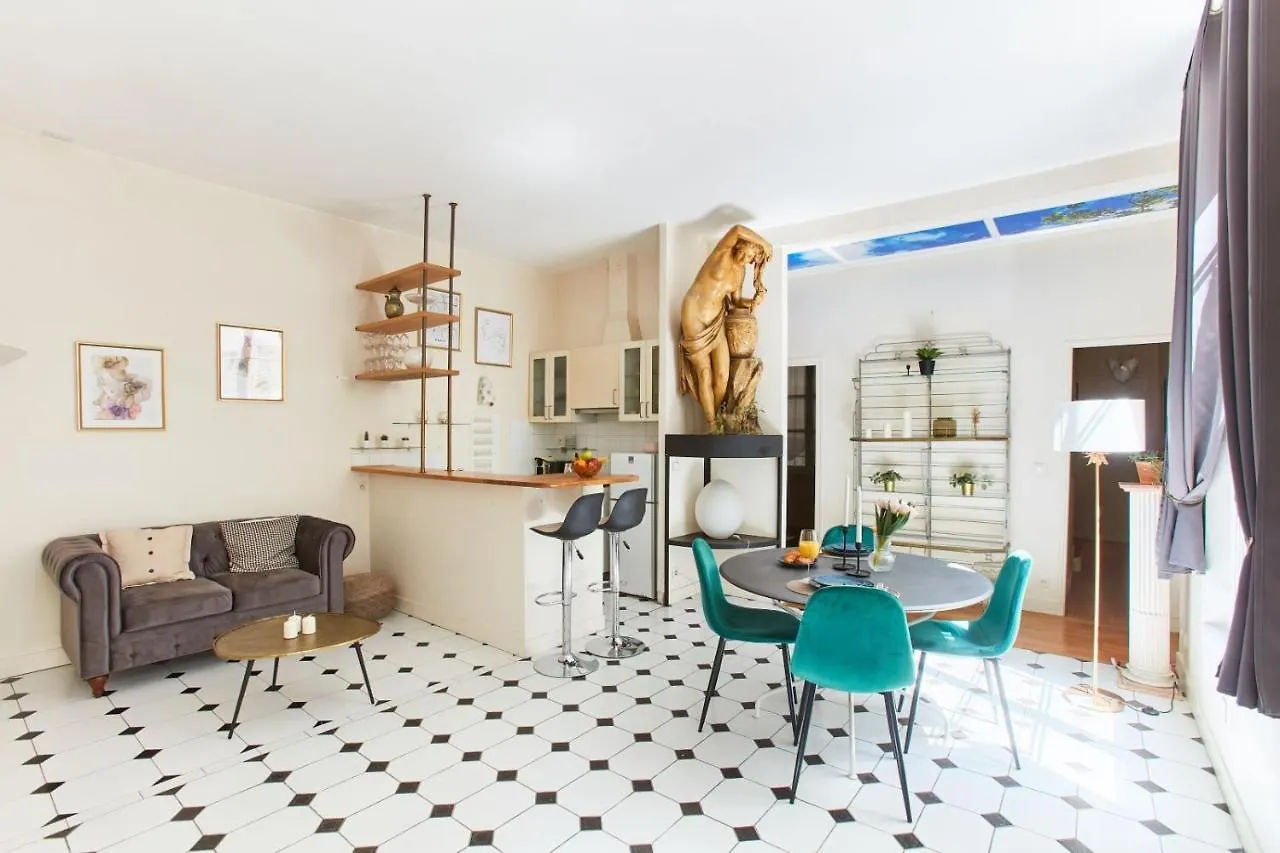 Madeleine - Opera City Apartment Paris France